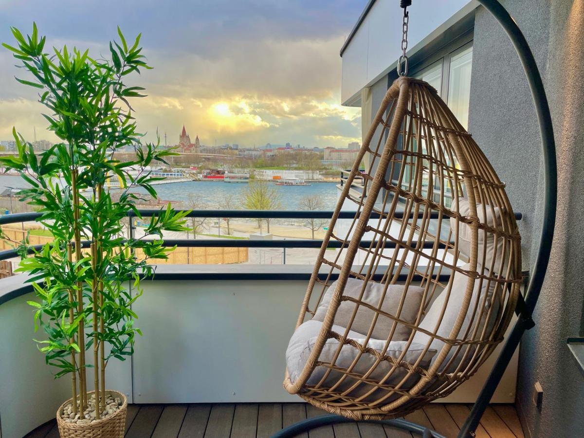 Apartament Riverfront With Balcony & Ac Viena