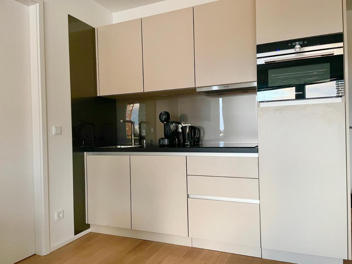 Apartament Riverfront With Balcony & Ac